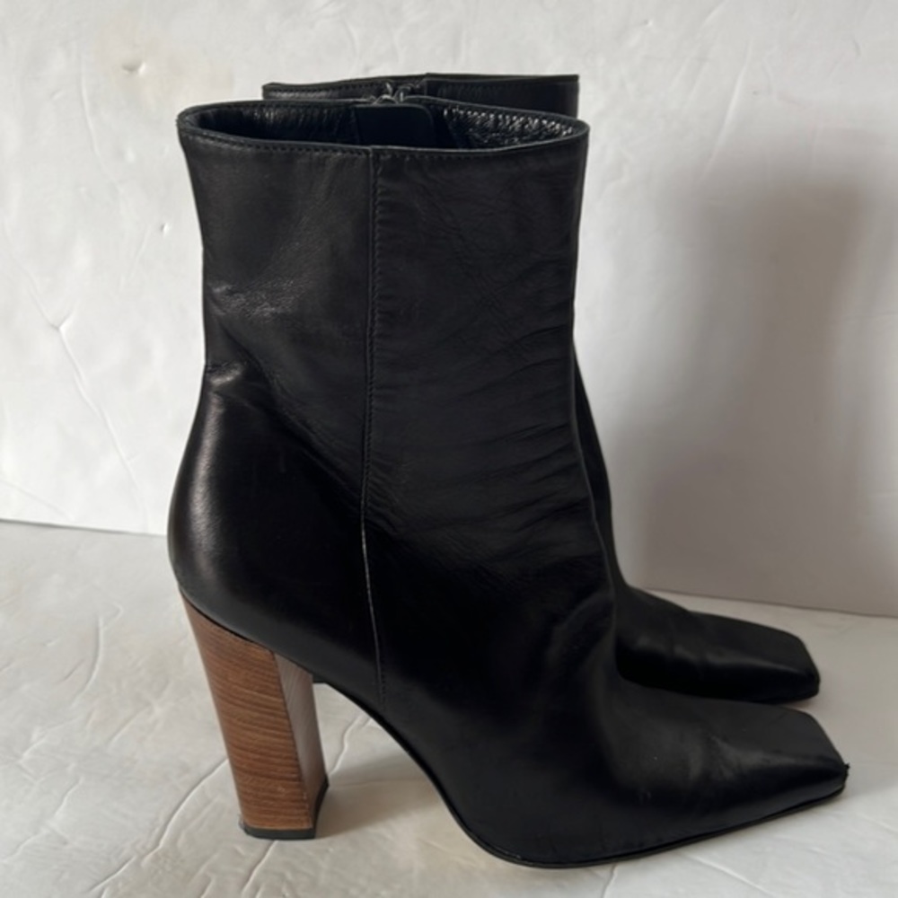 Gucci authentic vintage black leather booties